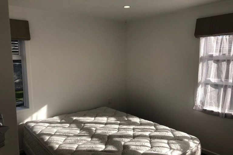 Photo of property in 39 Paynters Avenue, Strandon, New Plymouth, 4312