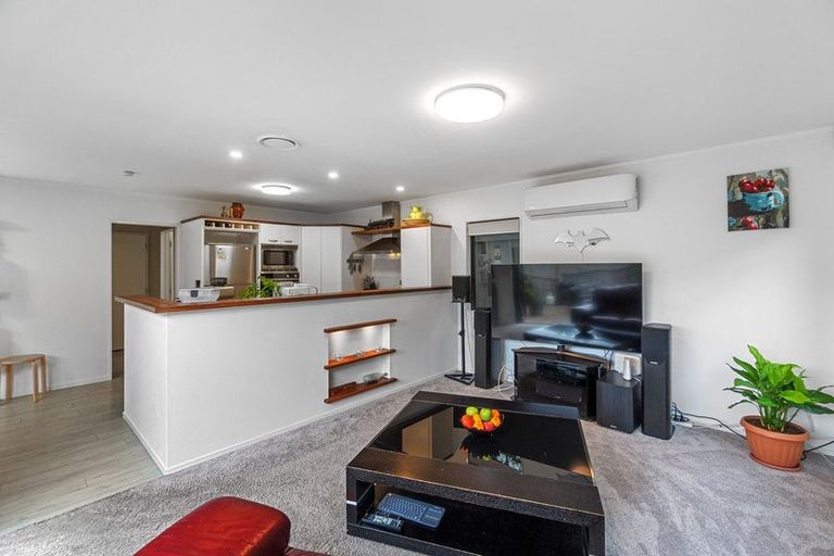 Photo of property in 3 Bluefin Way, West Harbour, Auckland, 0618