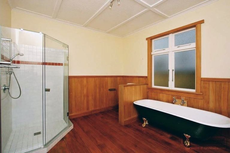 Photo of property in 194 Tukapa Street, Westown, New Plymouth, 4310