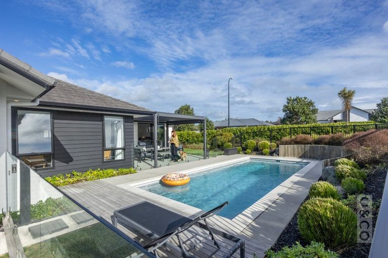 Photo of property in 19 Pohutukawa Parade, Riverhead, 0820