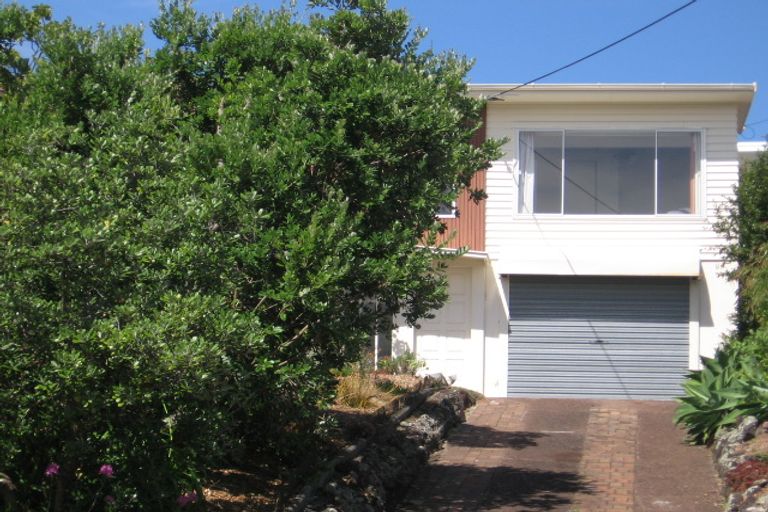 Photo of property in 64 Churchill Road, Murrays Bay, Auckland, 0630