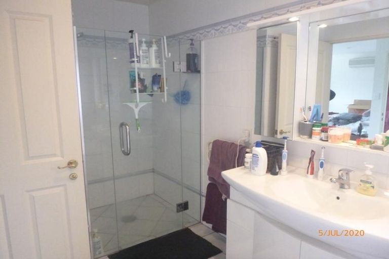 Photo of property in 17 Sea Vista Avenue, Beach Haven, Auckland, 0626