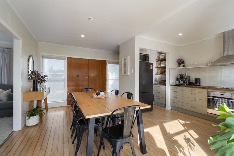 Photo of property in 18 Tararua Terrace, Cloverlea, Palmerston North, 4412