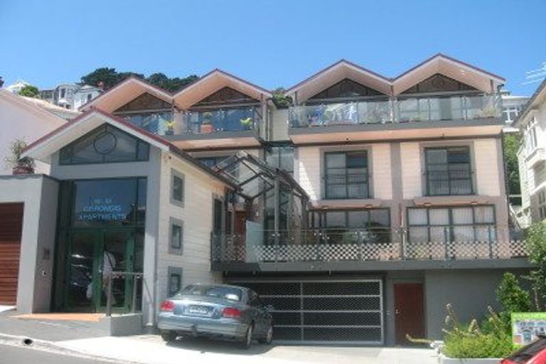Photo of property in 50c Hawker Street, Mount Victoria, Wellington, 6011