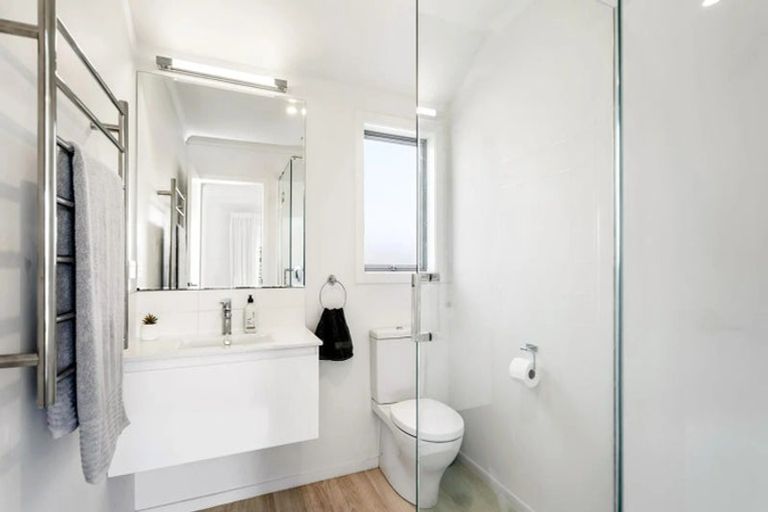 Photo of property in 76 Stace Hopper Drive, One Tree Point, 0118