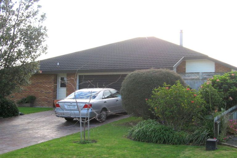 Photo of property in 10 Mcgowan Place, Orewa, 0931