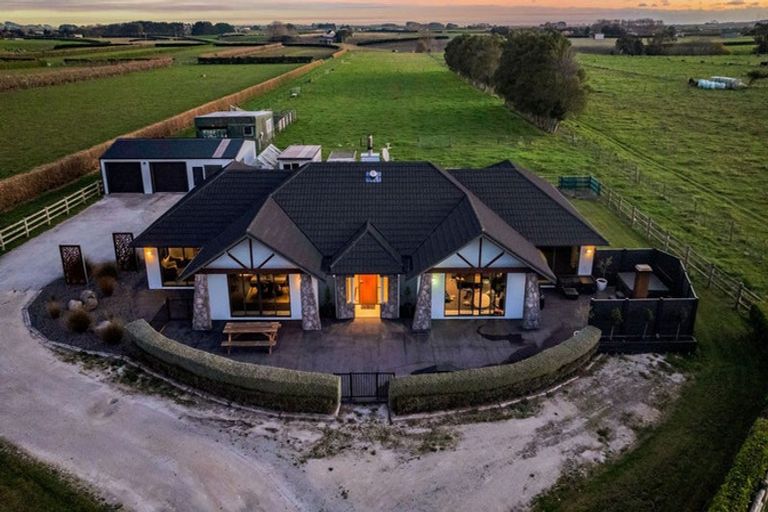 Photo of property in 105 Mawhitiwhiti Road, Normanby, Hawera, 4675