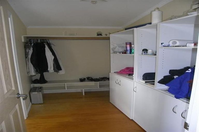 Photo of property in 24 Mudgeways Road, Massey, Auckland, 0614