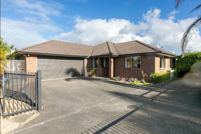 Photo of property in 23a Kelvin Road, Papakura, 2110