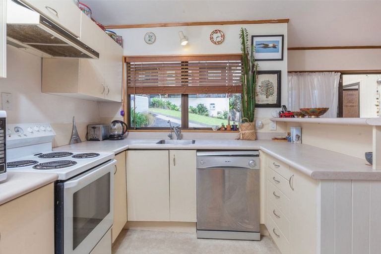 Photo of property in 2/99 Glamorgan Drive, Torbay, Auckland, 0630