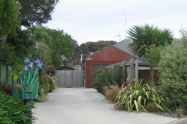 Photo of property in 32 Rifleman Lane, Paraparaumu Beach, Paraparaumu, 5032