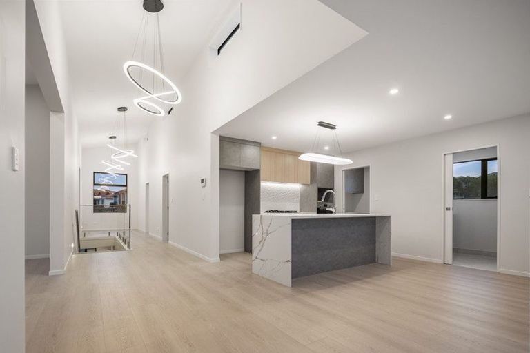 Photo of property in 33 Pinecrest Drive, Gulf Harbour, Whangaparaoa, 0930