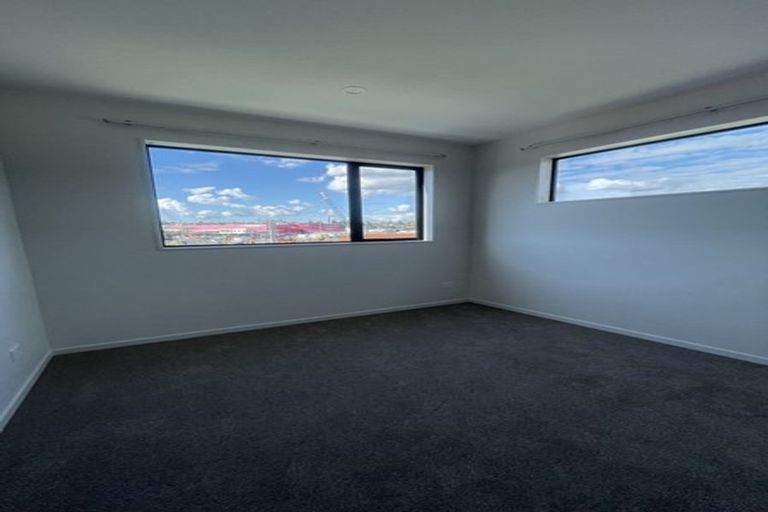 Photo of property in 2/39 Dale Crescent, Pakuranga, Auckland, 2010