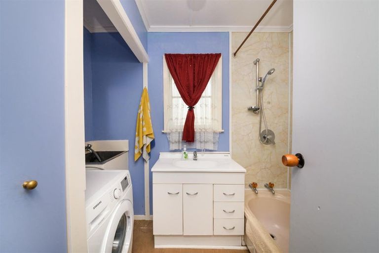 Photo of property in 11 Rira Street, Marton, 4710