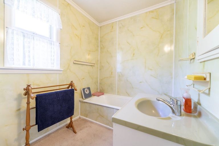 Photo of property in 2 Hughes Street, Waimate, 7924