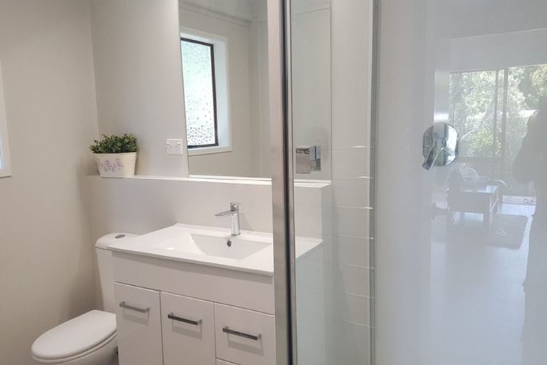 Photo of property in 14 Oaktree Avenue, Browns Bay, Auckland, 0630