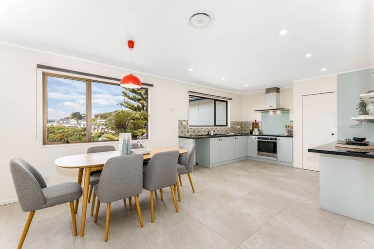 Photo of property in 11 The Anchorage, Whitby, Porirua, 5024