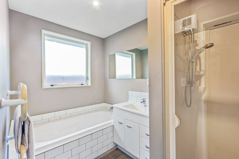 Photo of property in 44 Shands Road, Hornby, Christchurch, 8042