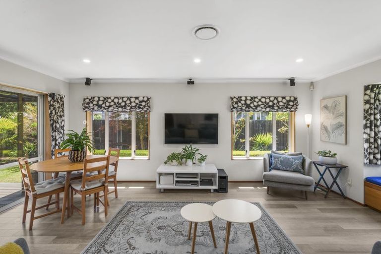 Photo of property in 15 Wardour Mews, Avonhead, Christchurch, 8042