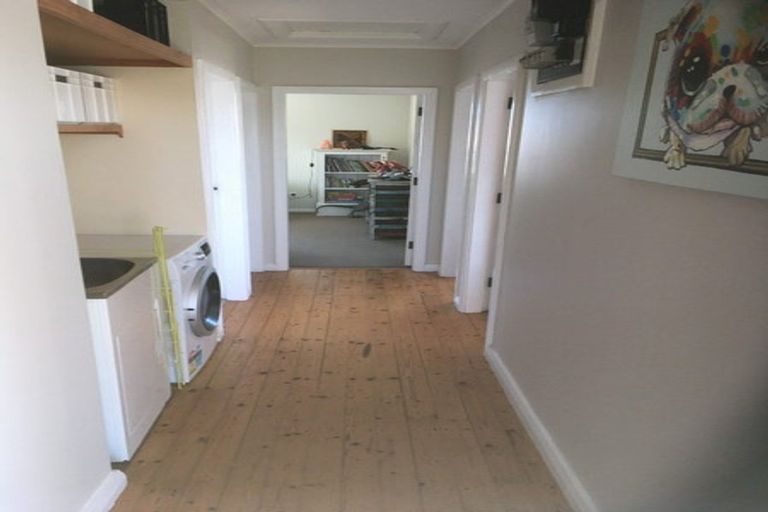 Photo of property in 39 Hiwi Crescent, Titahi Bay, Porirua, 5022