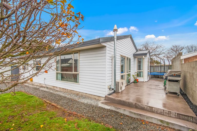Photo of property in 44 Shands Road, Hornby, Christchurch, 8042