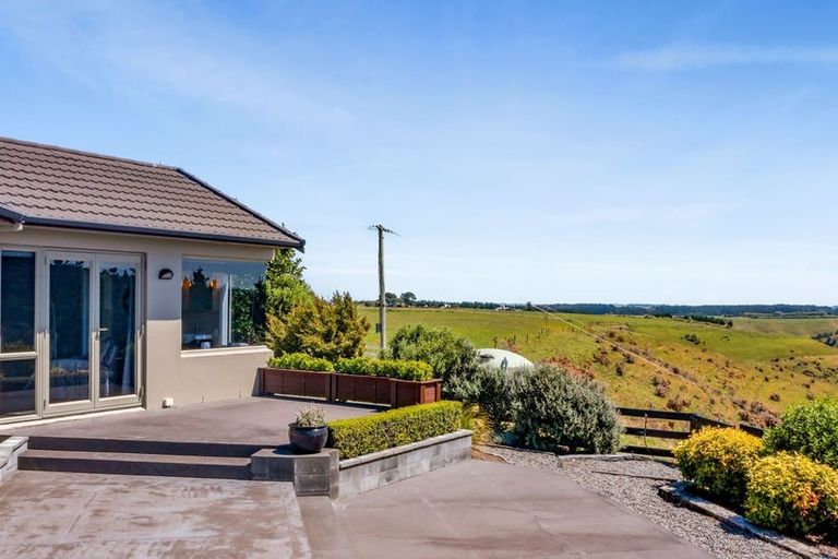 Photo of property in 355 Ngawhini Road, Hawera, 4674