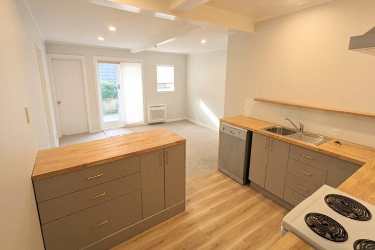 Photo of property in 28f1 Henry Street, Kilbirnie, Wellington, 6022