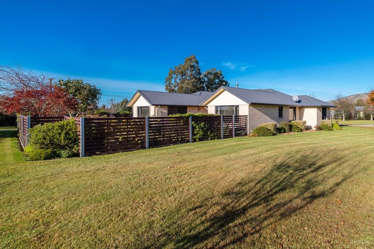 Photo of property in 14 Hillary Street, Waimate, 7924