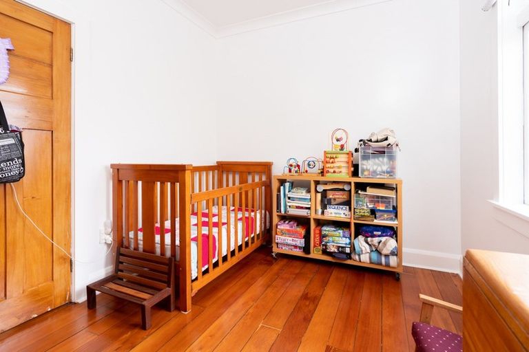 Photo of property in 45 Puru Crescent, Lyall Bay, Wellington, 6022