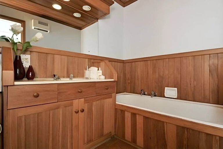Photo of property in 79 Parkvale Road, Karori, Wellington, 6012