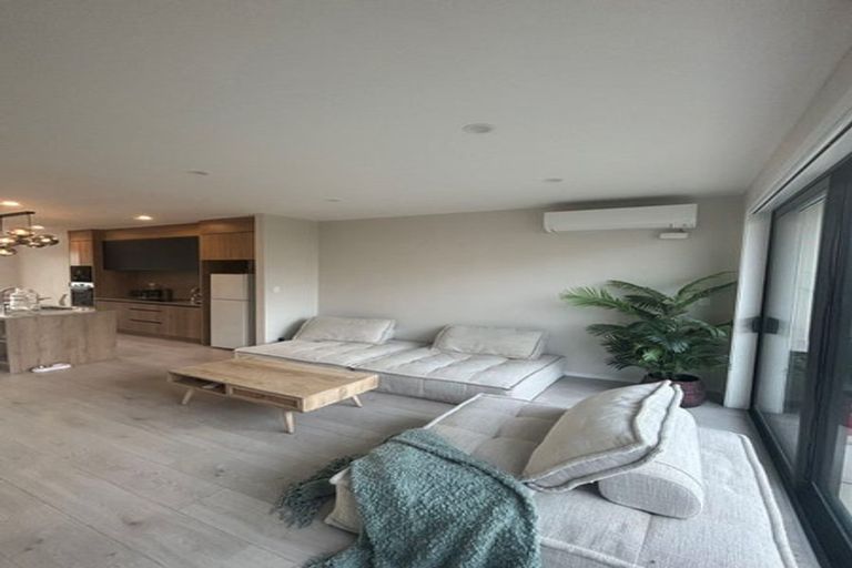 Photo of property in 15 Desalt Drive, Hobsonville, Auckland, 0616