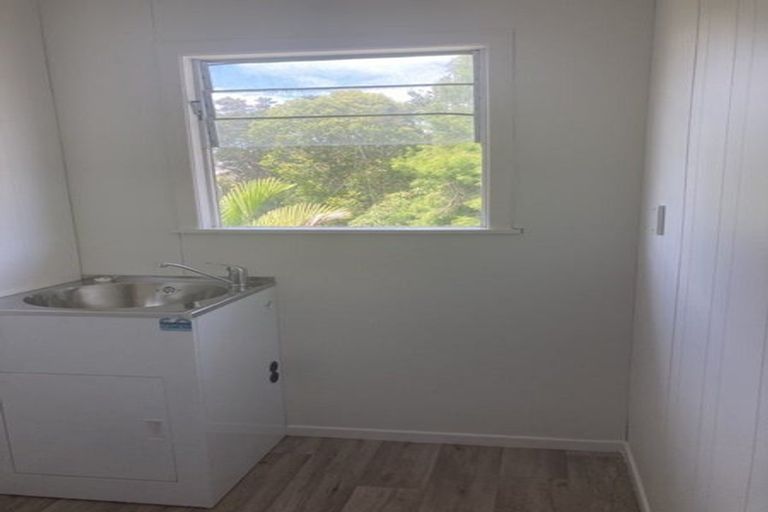 Photo of property in 23 Hogans Road, Glenfield, Auckland, 0629