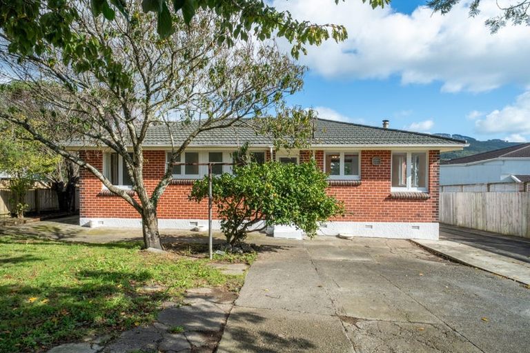 Photo of property in 11 Kivell Street, Ranui, Porirua, 5024