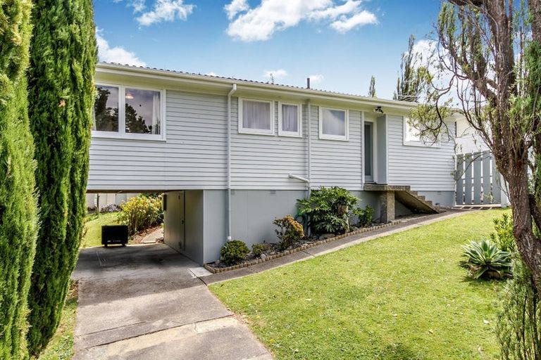 Photo of property in 31 Glenbervie Crescent, Massey, Auckland, 0614