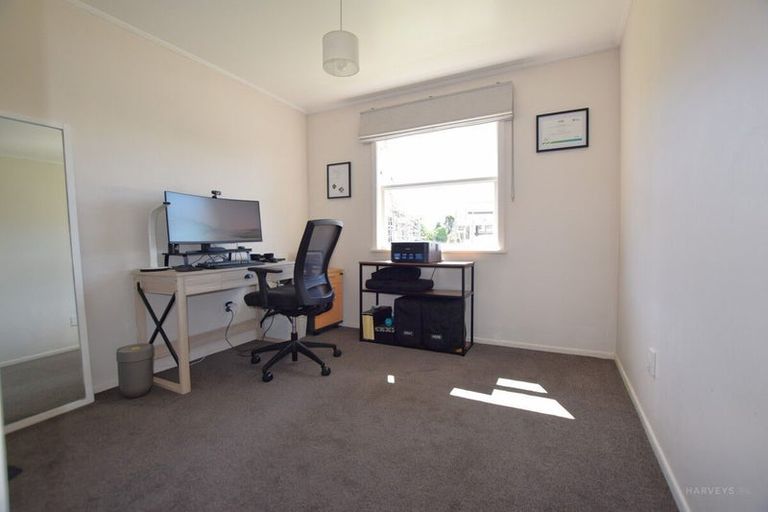 Photo of property in 11 Silver Birch Rise, Henderson, Auckland, 0612