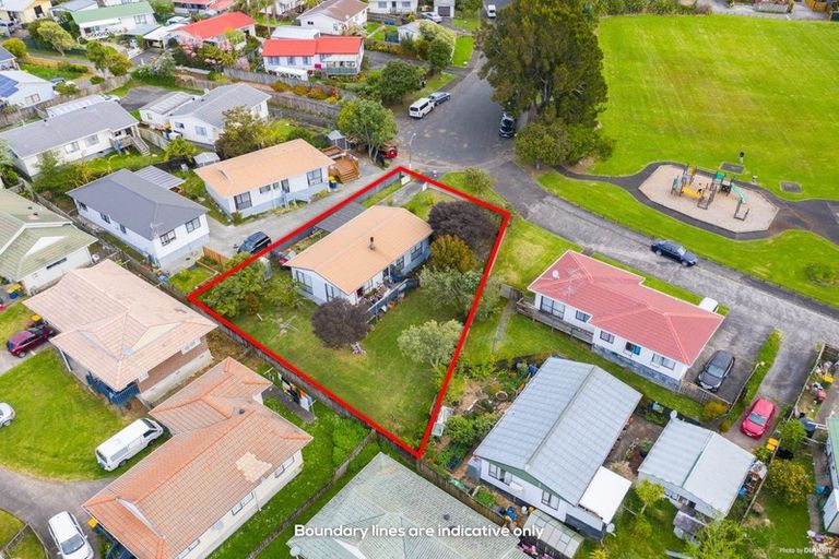 Photo of property in 33 Starforth Place, Henderson, Auckland, 0612