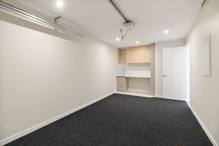 Photo of property in 128 Vintry Drive, Kumeu, 0810