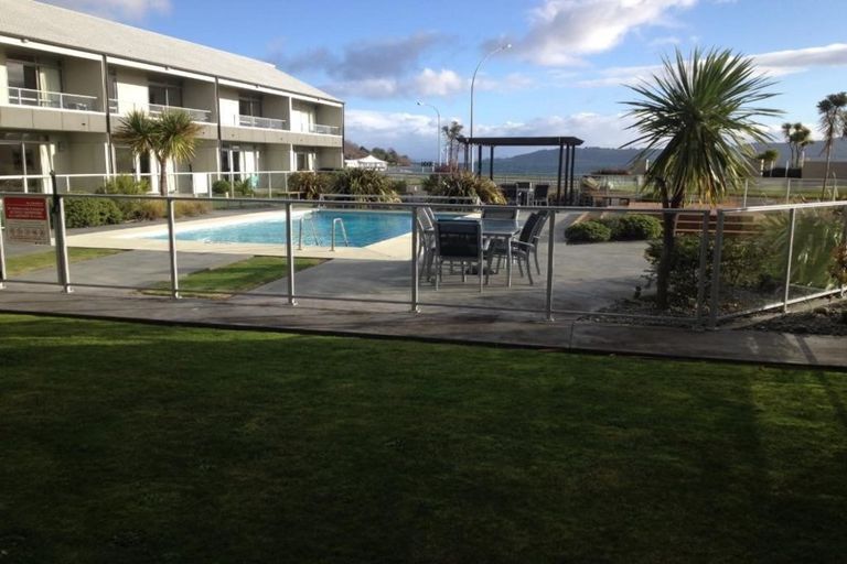 Photo of property in 300 Lake Terrace, Two Mile Bay, Taupo, 3330