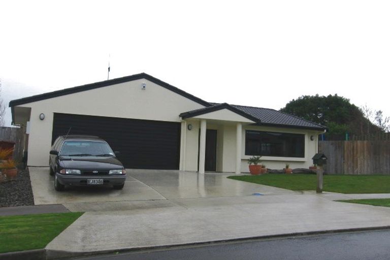 Photo of property in 17 Jordan Way, Kelvin Grove, Palmerston North, 4414