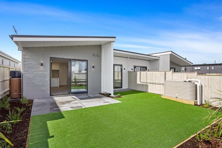 Photo of property in 8 Te Awapu Crescent, Takanini, 2112
