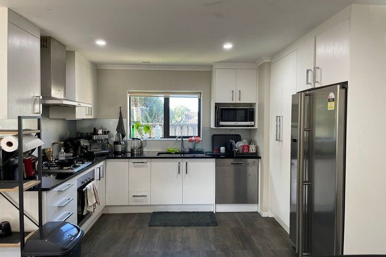 Photo of property in 8 Goyal Lane, Pakuranga, Auckland, 2010