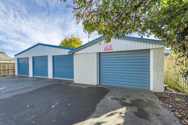 Photo of property in 15 Frensham Crescent, Woolston, Christchurch, 8062