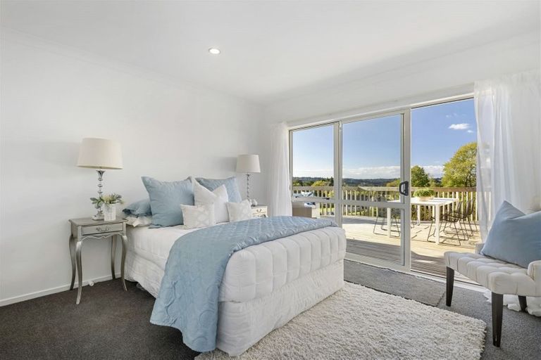 Photo of property in 9 Kittiwake Drive, Schnapper Rock, Auckland, 0632