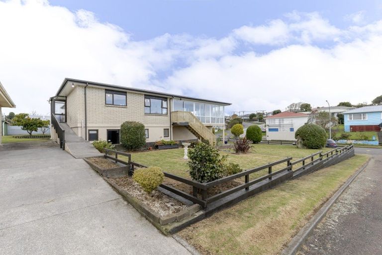 Photo of property in 39 Stafford Street, Waitara, 4320