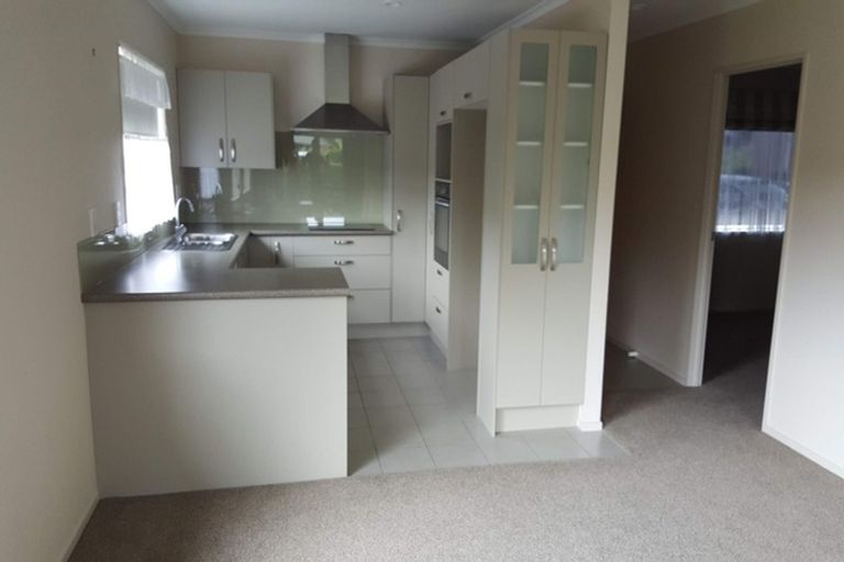 Photo of property in Waimanu Bay Village, 17/1 Piriti Drive, Te Atatu Peninsula, Auckland, 0610