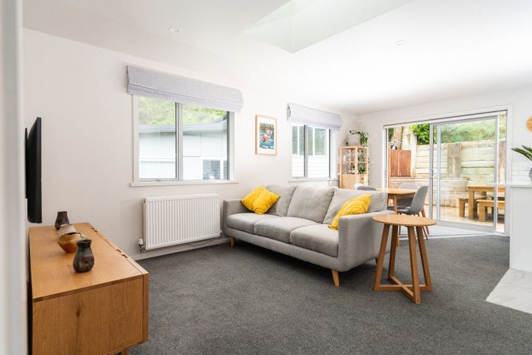 Photo of property in 20b Rarangi Way, Owhiro Bay, Wellington, 6023