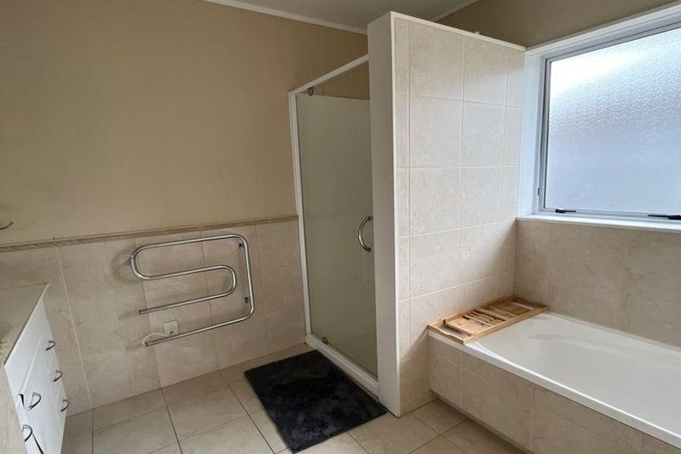 Photo of property in 2 Gairloch Place, Wattle Downs, Auckland, 2103