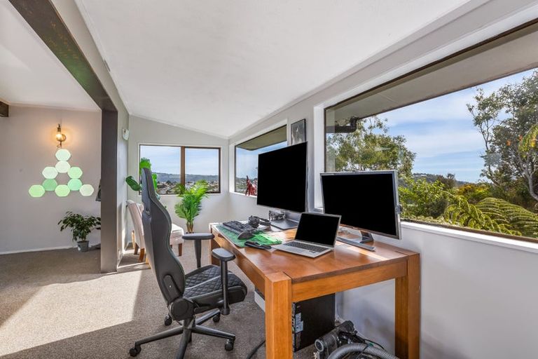 Photo of property in 14 Staysail Place, Whitby, Porirua, 5024