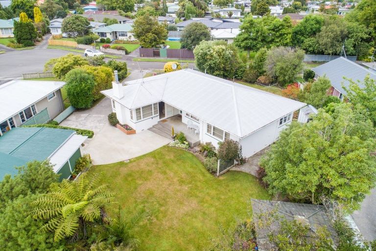 Photo of property in 4 Duna Place, Takaro, Palmerston North, 4412