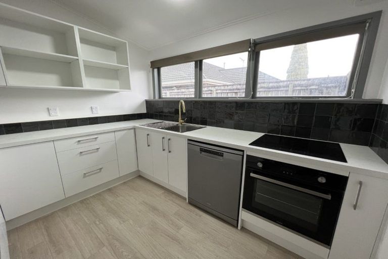 Photo of property in 15a Churchill Avenue, Hokowhitu, Palmerston North, 4410